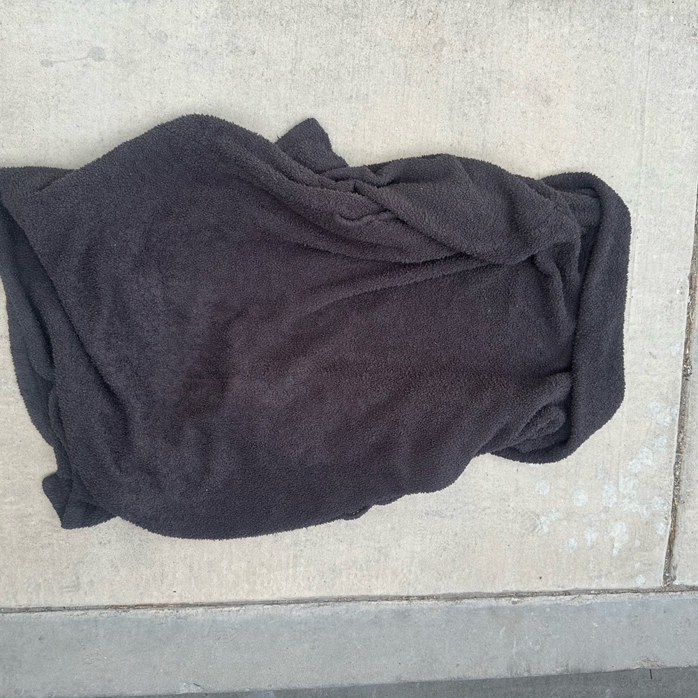 Cozy Black Fleece Robe - Picture 6 of 6